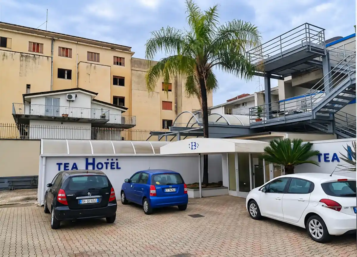 Parcheggio privato del Tea Palace Hotel a Casapulla